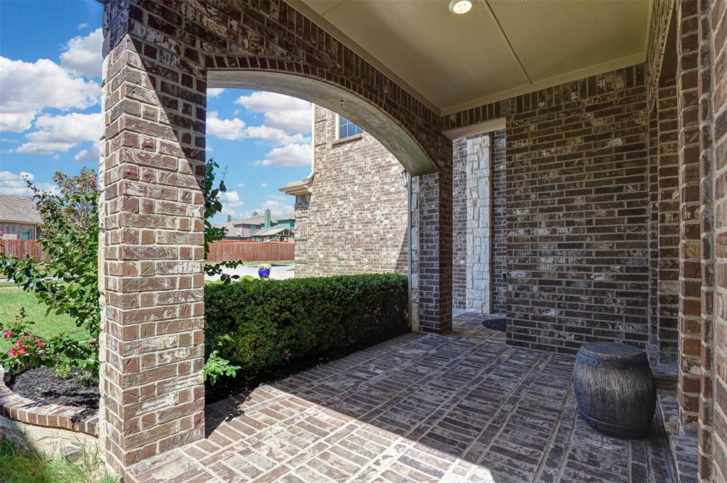 1612 Scarlet Crown Drive, Fort Worth, TX 76177