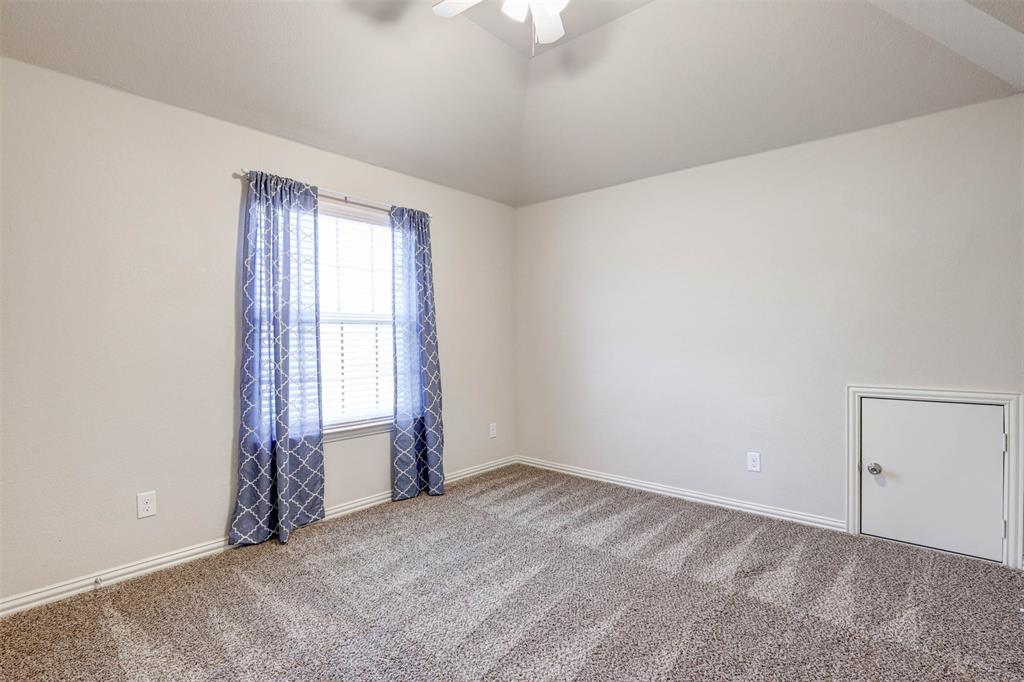 1612 Scarlet Crown Drive, Fort Worth, TX 76177