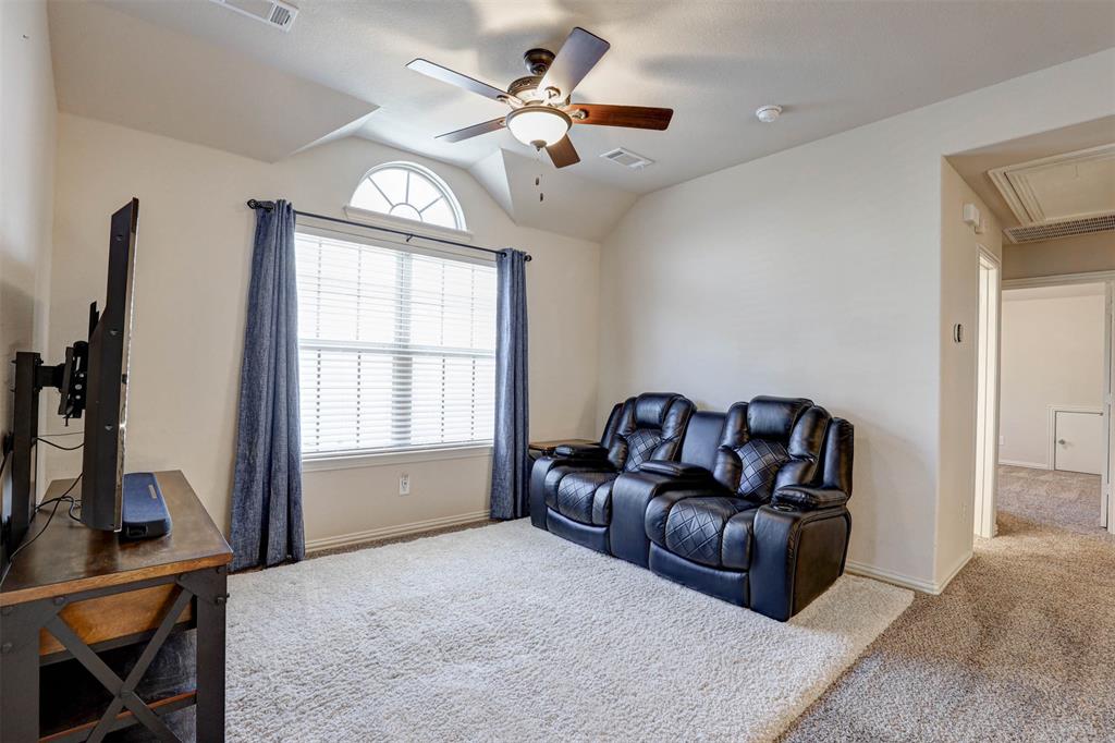 1612 Scarlet Crown Drive, Fort Worth, TX 76177