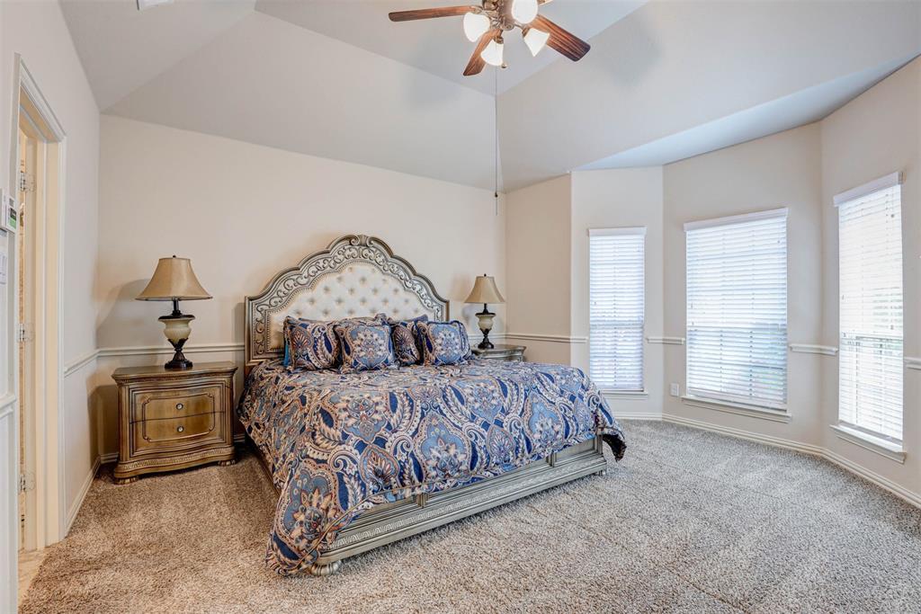 1612 Scarlet Crown Drive, Fort Worth, TX 76177