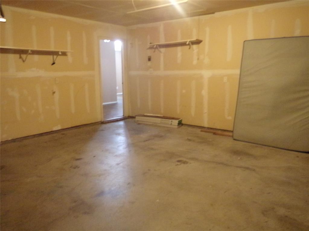 4708 Topaz Lane, Granbury, TX 76049