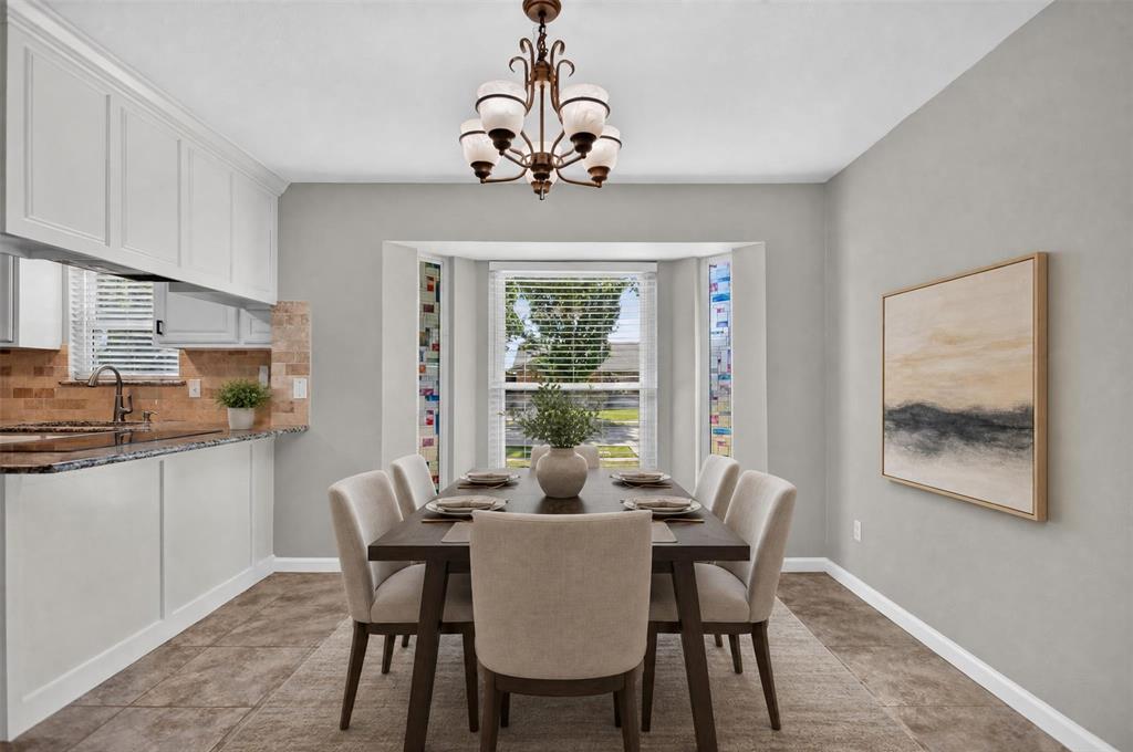 Lots of natural light flows into the breakfast area.