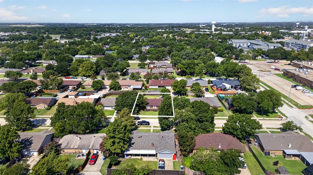 Walking distance to downtown Rowlett