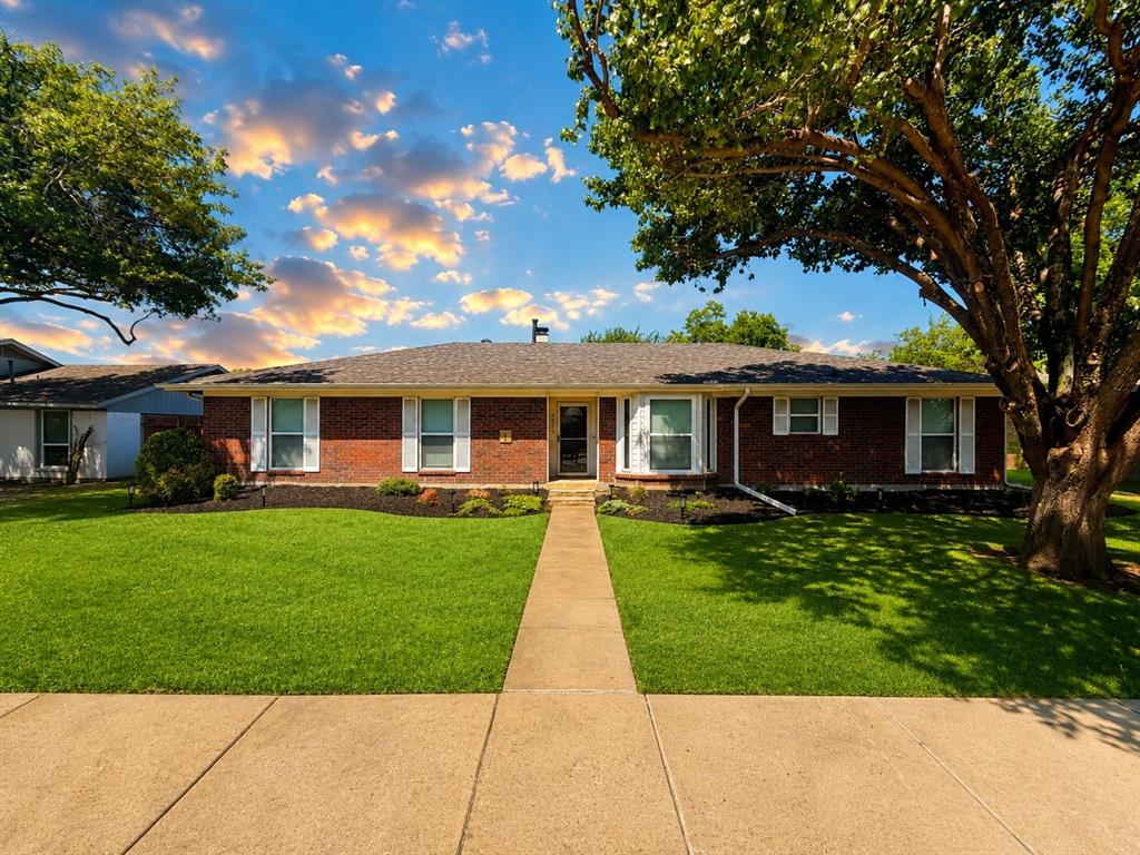 Gorgeous curb appeal