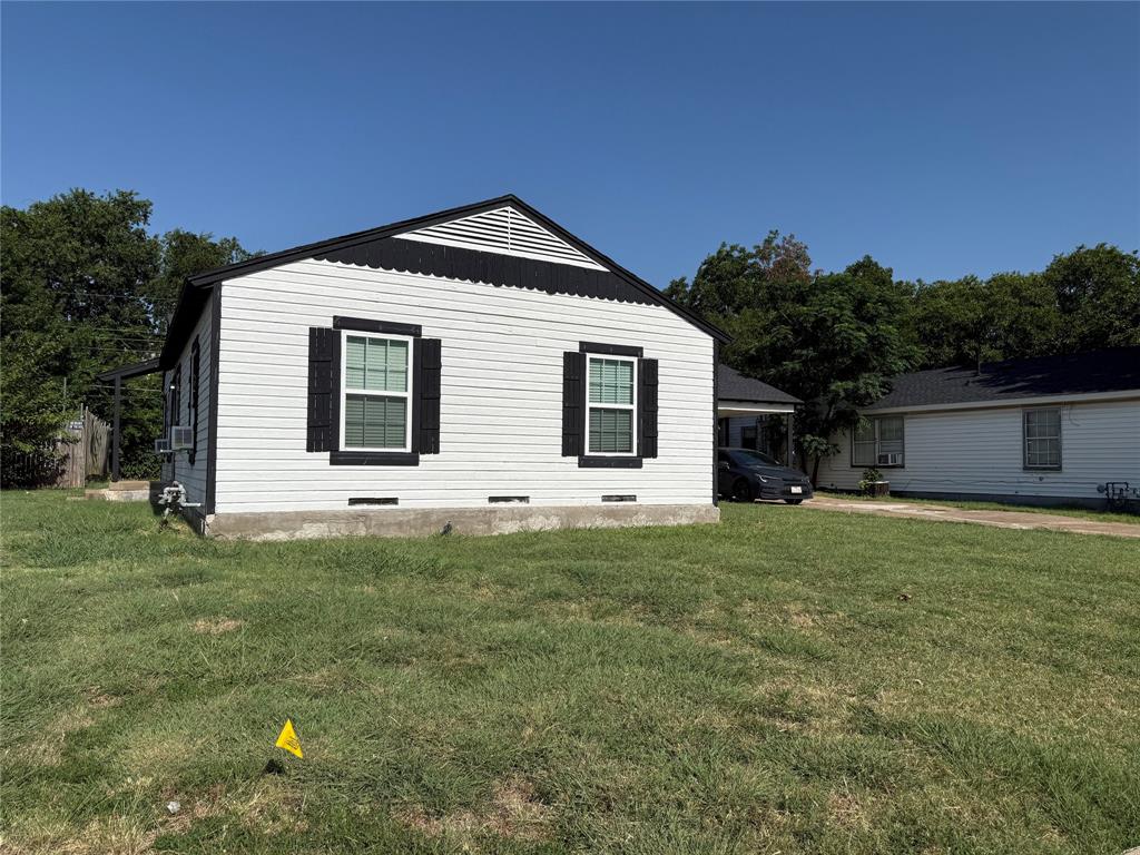 205 22nd Street, Grand Prairie, TX 75050
