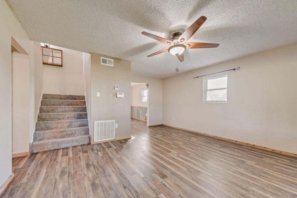 220 Crump Circle, Red Oak, TX 75154