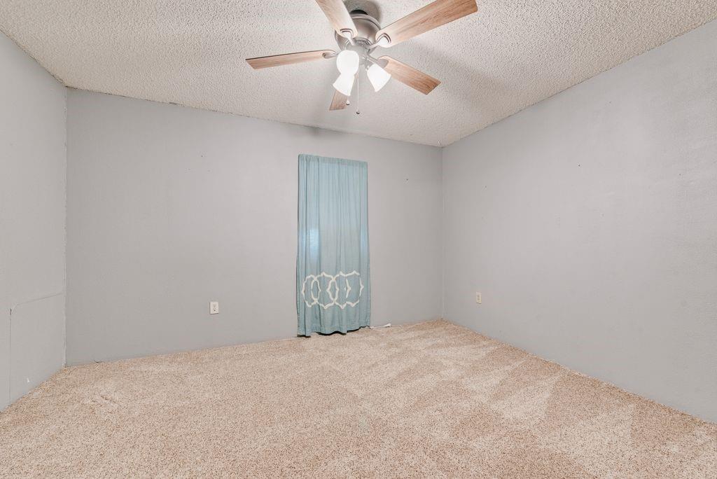 220 Crump Circle, Red Oak, TX 75154