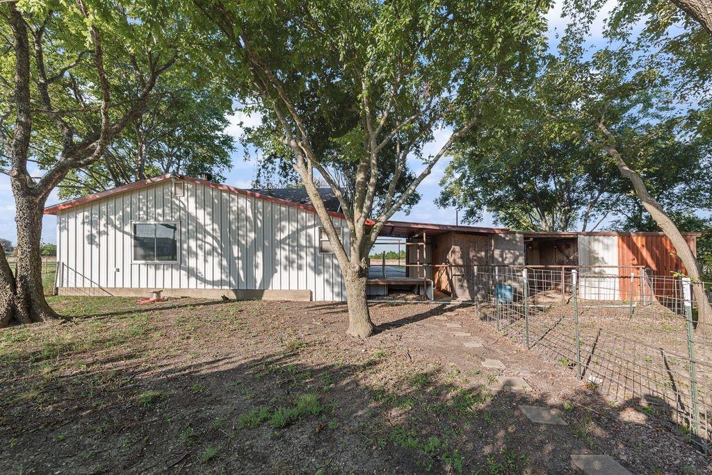 220 Crump Circle, Red Oak, TX 75154