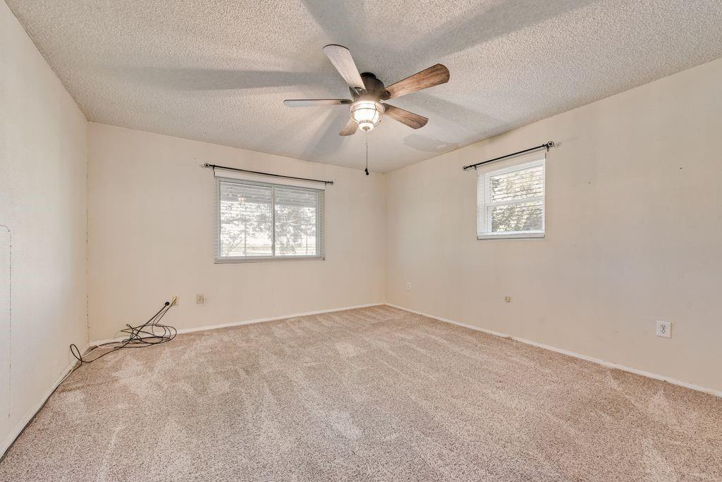 220 Crump Circle, Red Oak, TX 75154