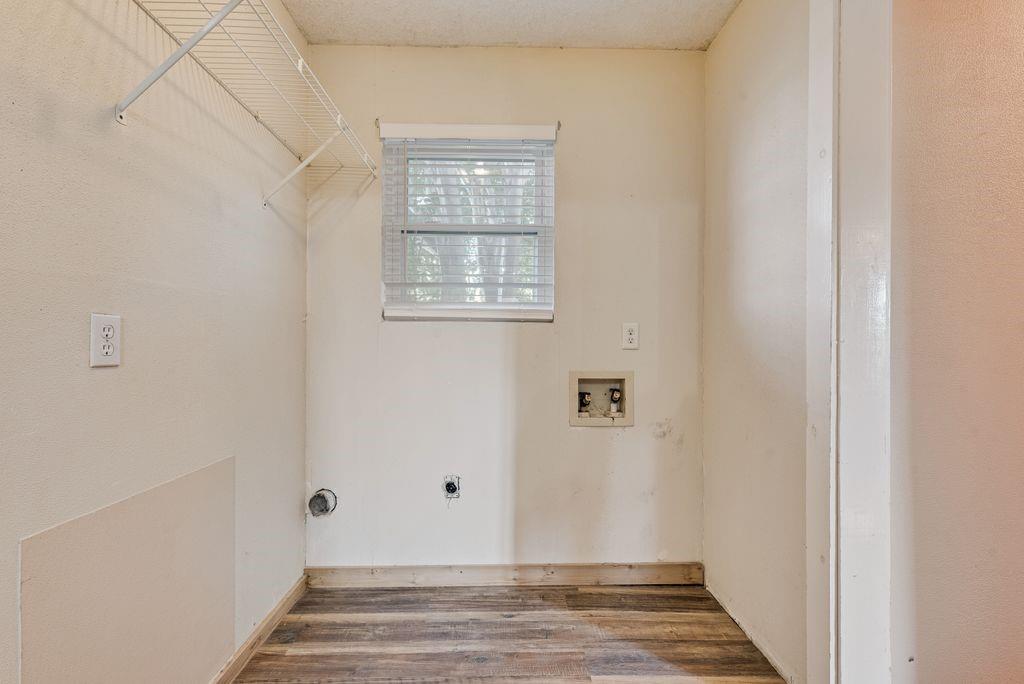 220 Crump Circle, Red Oak, TX 75154