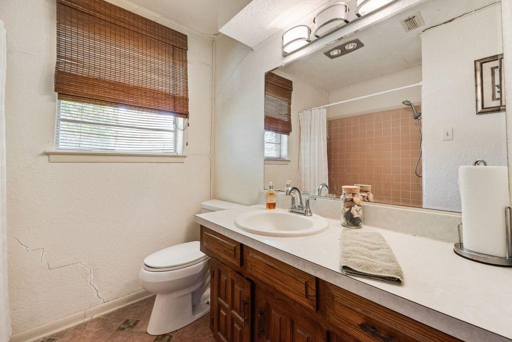 824 Batchler Road, Red Oak, TX 75154