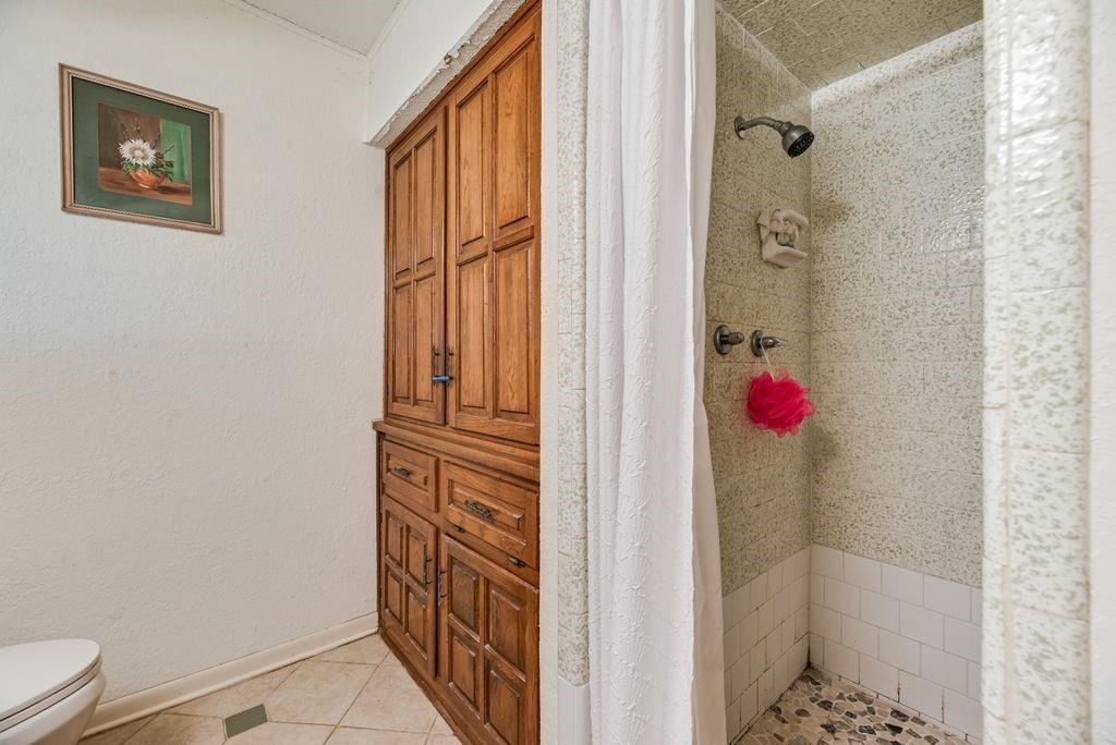 824 Batchler Road, Red Oak, TX 75154