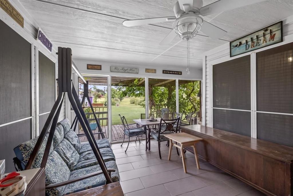 Another view of the screened patio