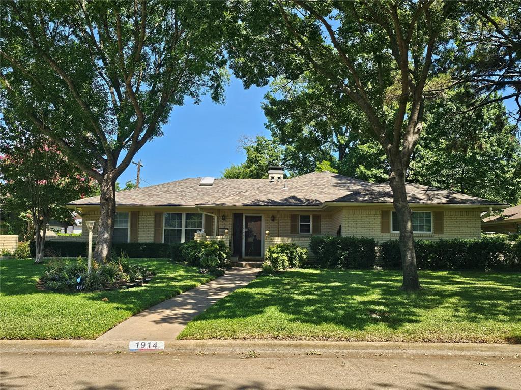 1914 Surrey Circle, Grand Prairie, TX 75050 1914 Surrey Circle, Grand Prairie, TX 75050