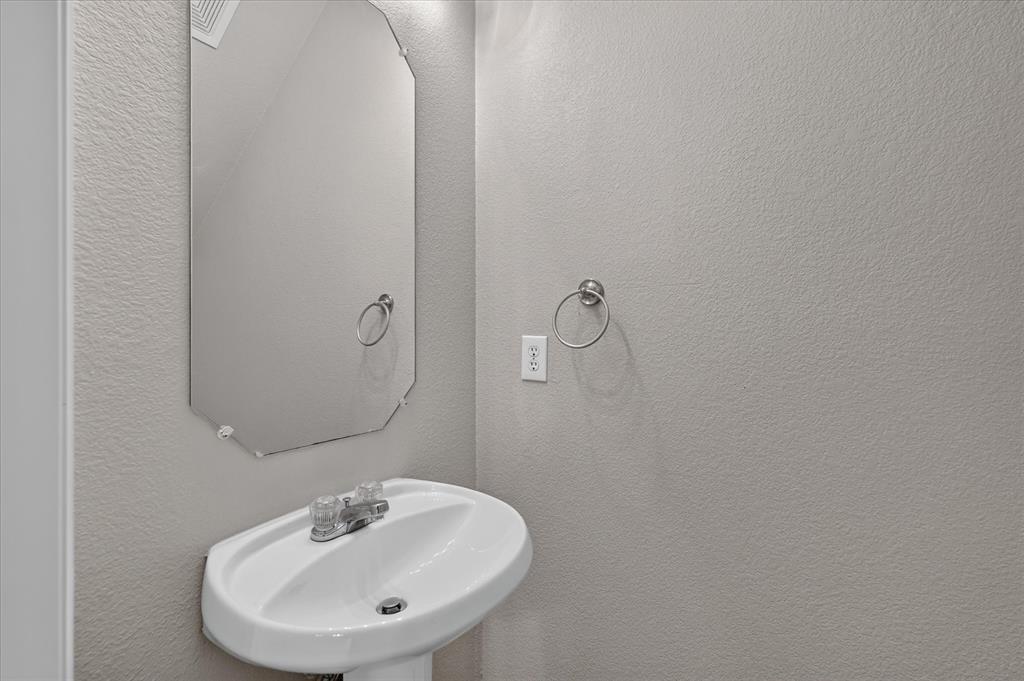 606 E College Street, Princeton, TX 75407