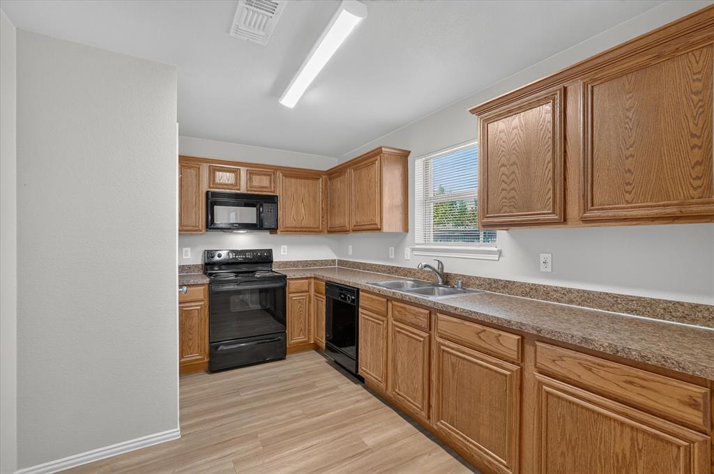 606 E College Street, Princeton, TX 75407