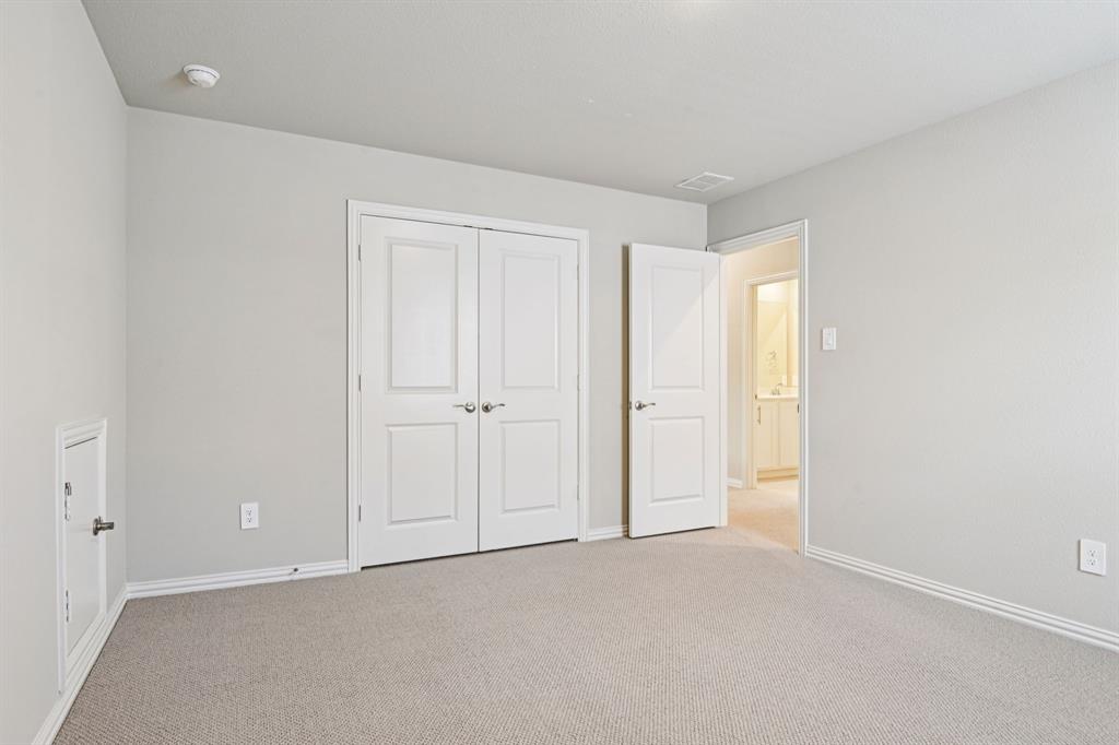 Photo is not of the actual home, but is an inspirational photo of builder’s model home and may depict options, furnishings, and/or decorator features that are not included.
