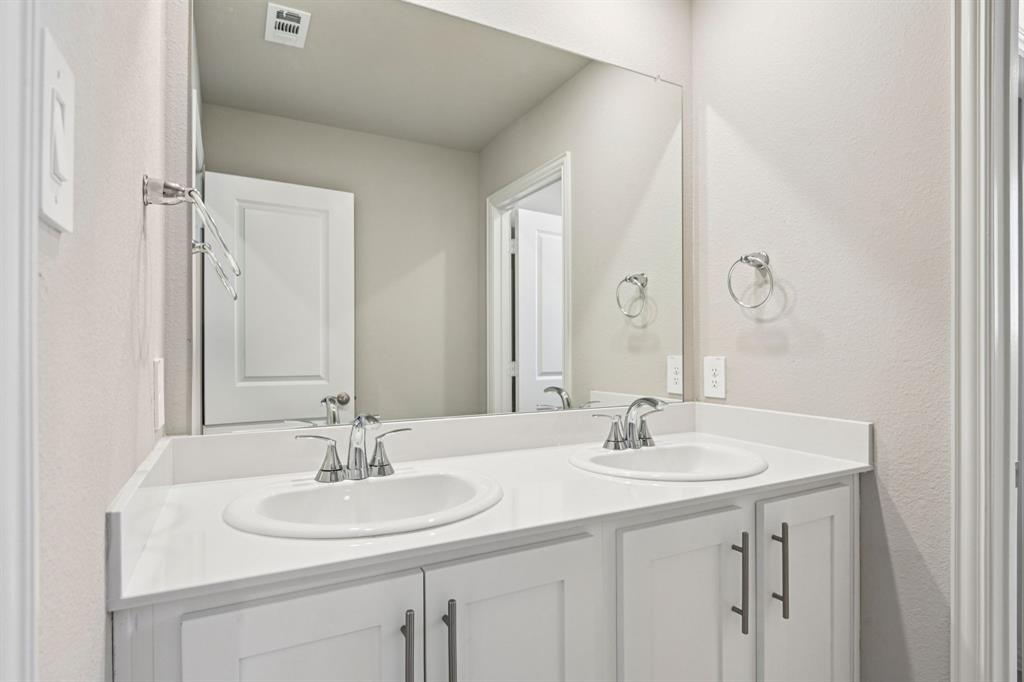 Photo is not of the actual home, but is an inspirational photo of builder’s model home and may depict options, furnishings, and/or decorator features that are not included.