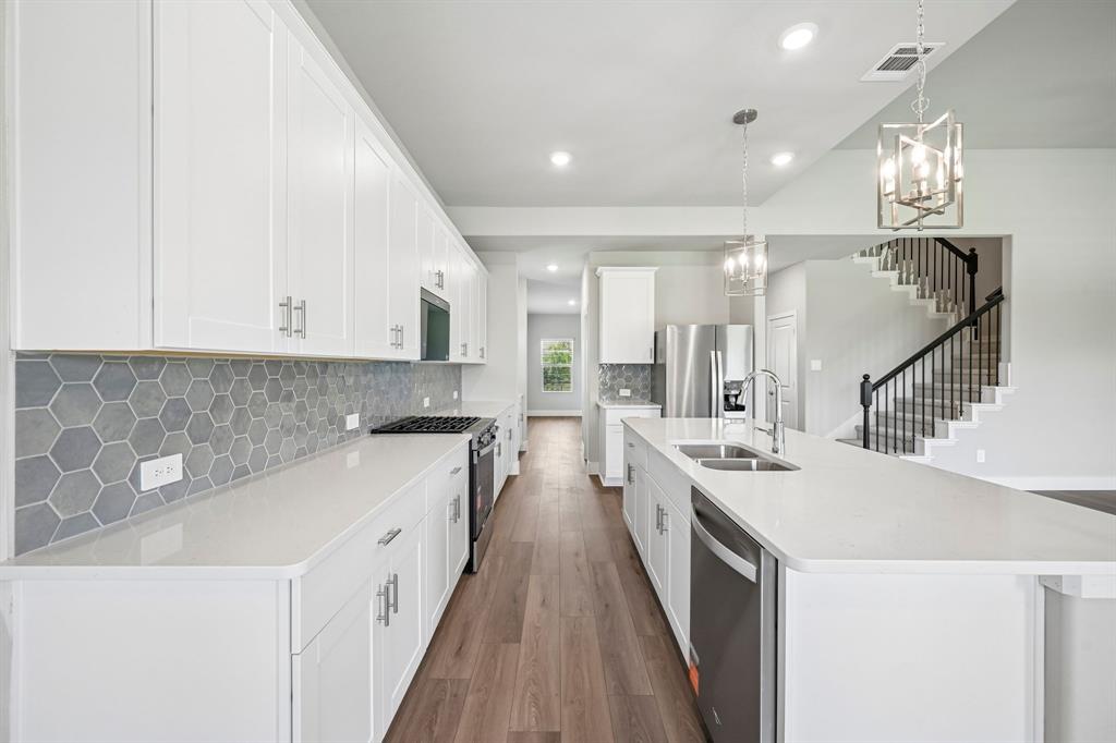 Photo is not of the actual home, but is an inspirational photo of builder’s model home and may depict options, furnishings, and/or decorator features that are not included. Photo is not of the actual home, but is an inspirational photo of builder’s model home and may depict options, furnishings, and/or decorator features that are not included.