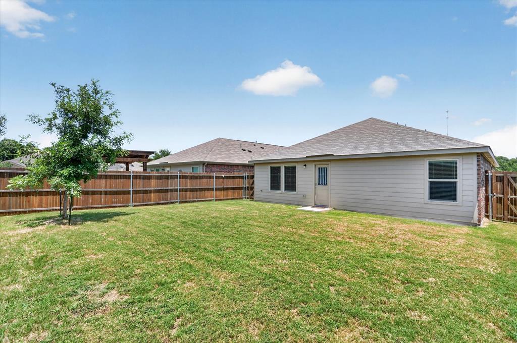 2003 Ava Drive, Ennis, TX 75119