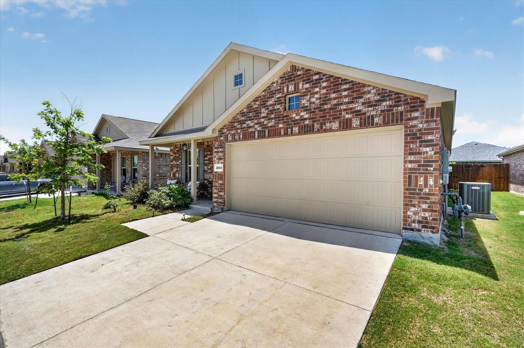2003 Ava Drive, Ennis, TX 75119