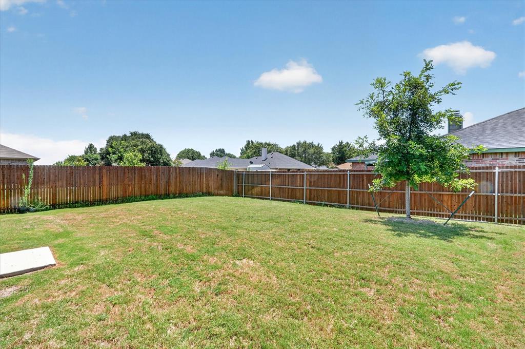 2003 Ava Drive, Ennis, TX 75119