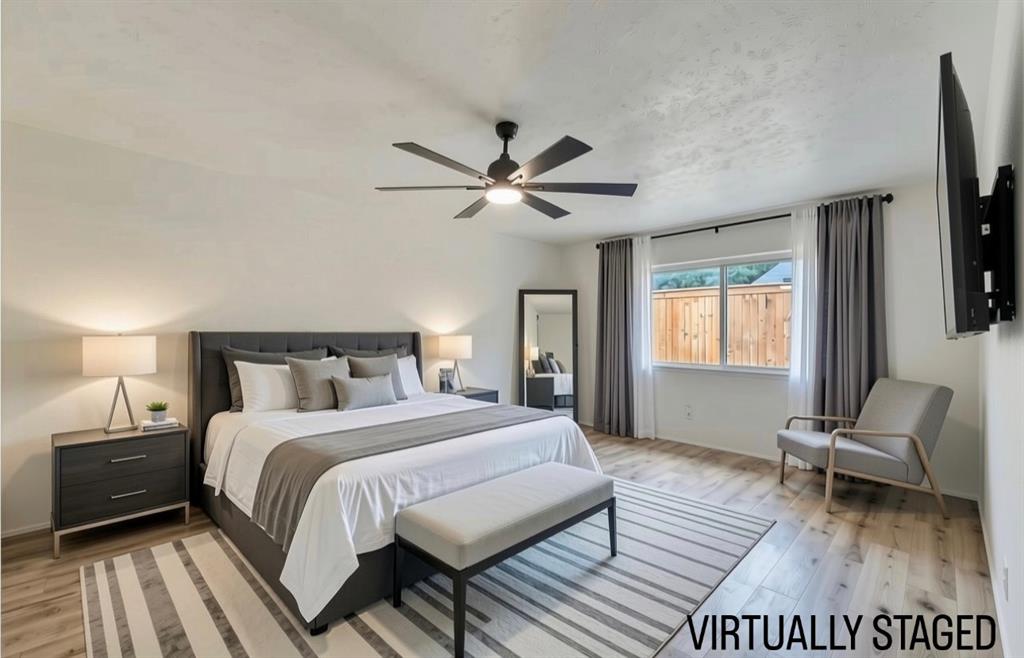 Virtually staged. Existing furnishings digitally removed and virtual furnishings added.