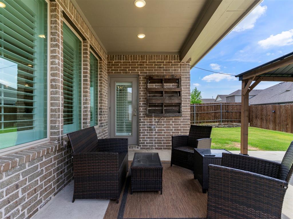 942 Lawless Lane, Fate, TX 75087
