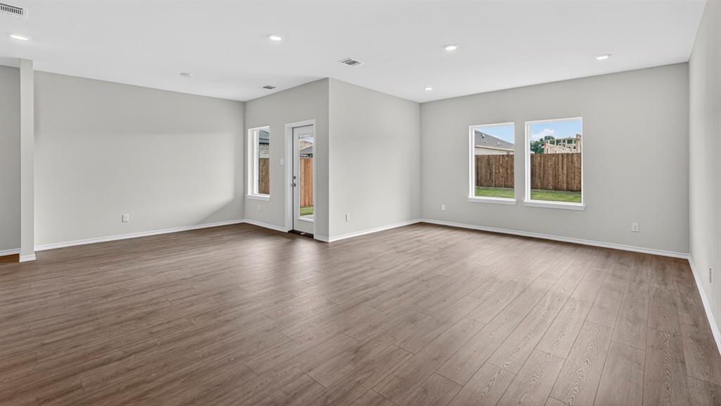 6053 Freedom Drive, Lindale, TX 75771