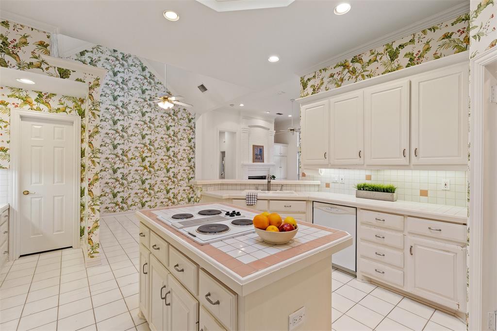 8644 Breakers Point, Dallas, TX 75243 8644 Breakers Point, Dallas, TX 75243