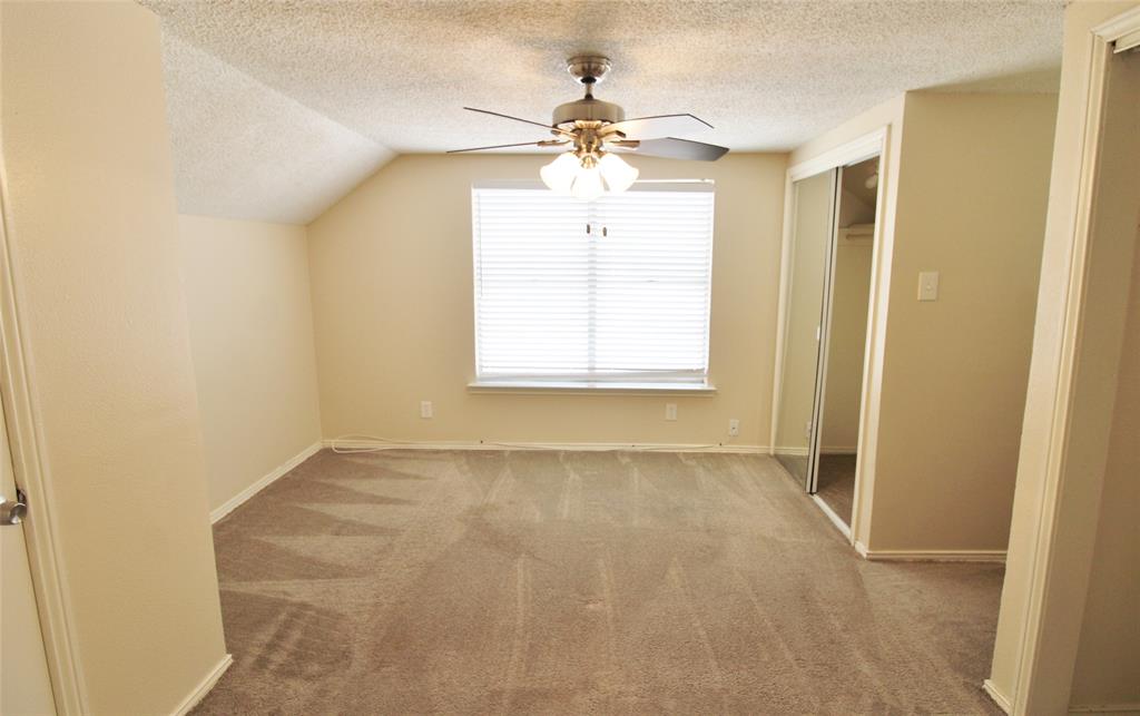 900 Valley Ridge Drive, DeSoto, TX 75115
