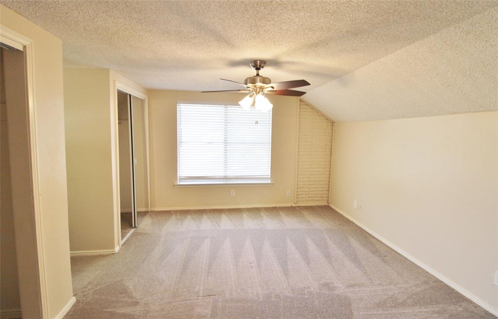 900 Valley Ridge Drive, DeSoto, TX 75115
