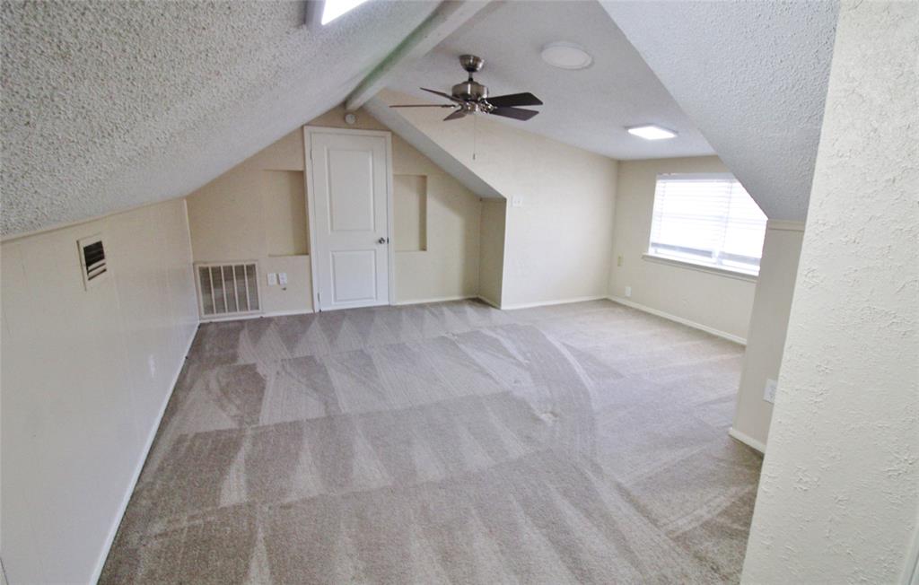 900 Valley Ridge Drive, DeSoto, TX 75115