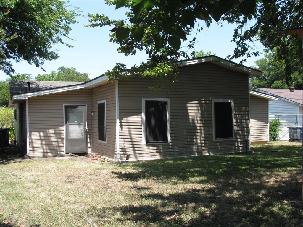 REAR YARD  LEFT TO  UPPER RIGHT CROSS VIEW