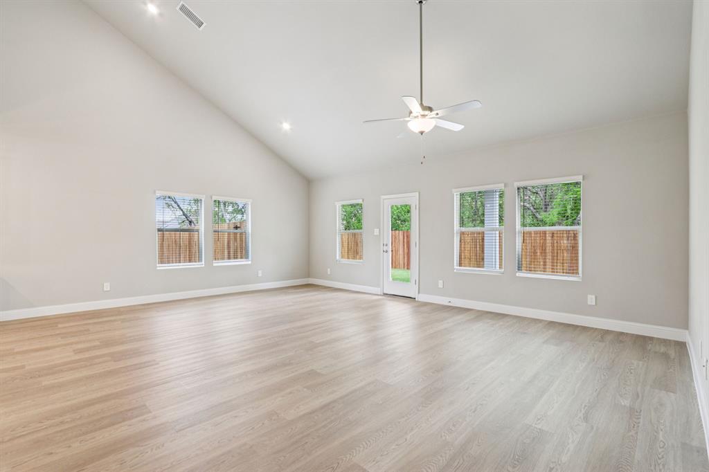 Photo is not of the actual home, but is an inspirational photo of builder’s model home and may depict options, furnishings, and/or decorator features that are not included.