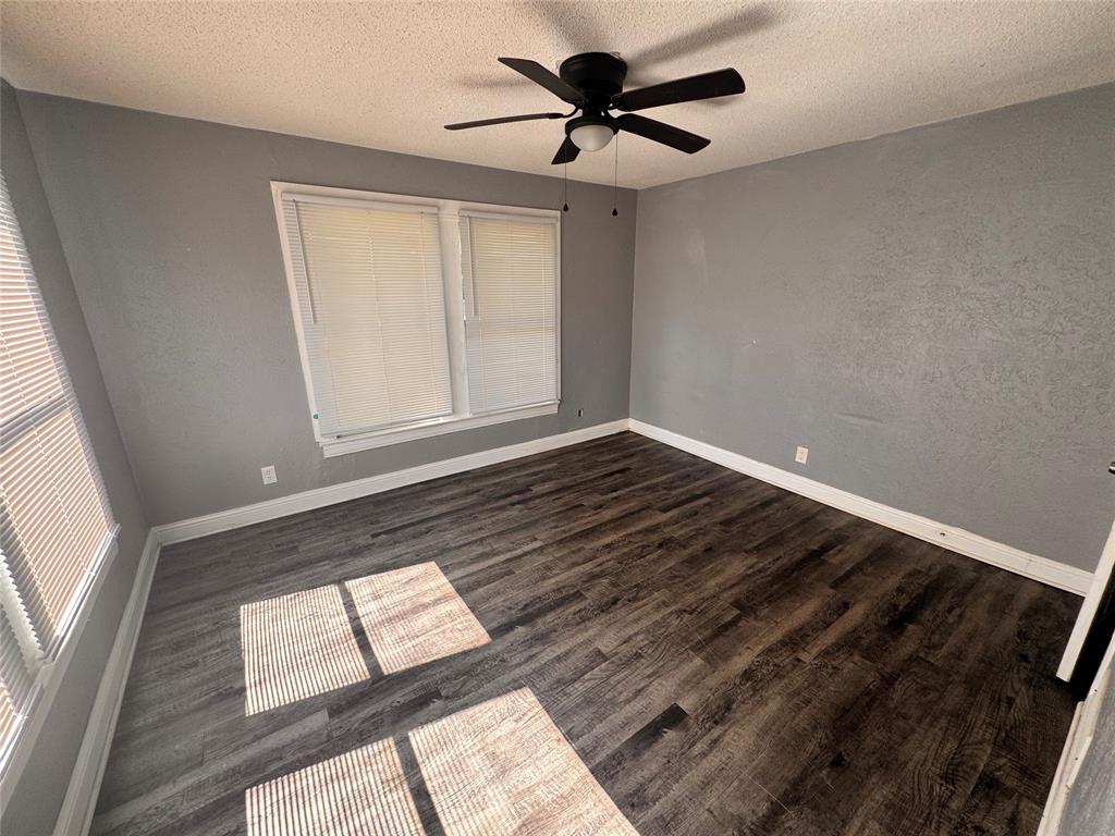 130 W Avenue D, Garland, TX 75040