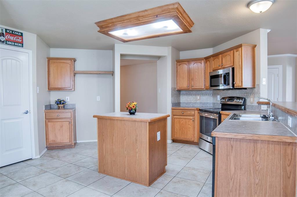 2056 Old Glory Lane, Heartland, TX 75126