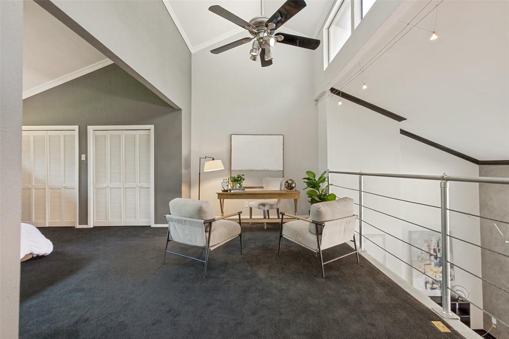 Flexible upstairs living space for office or game room