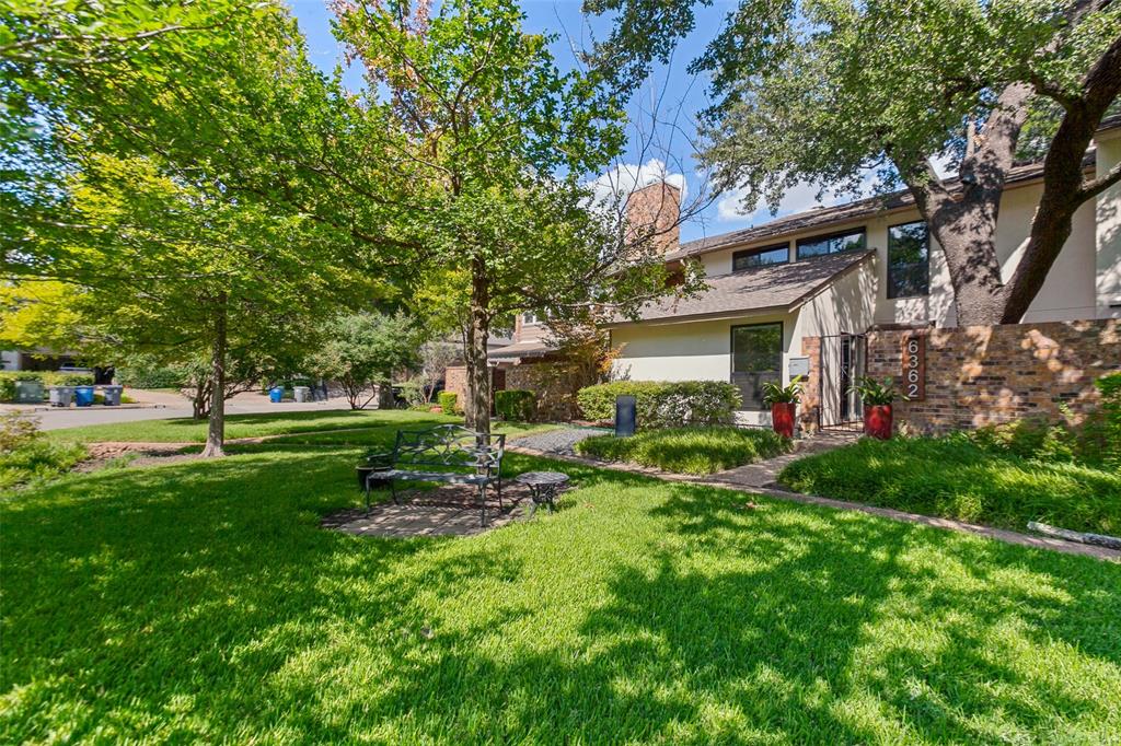 Beautiful, large greenspace in the front