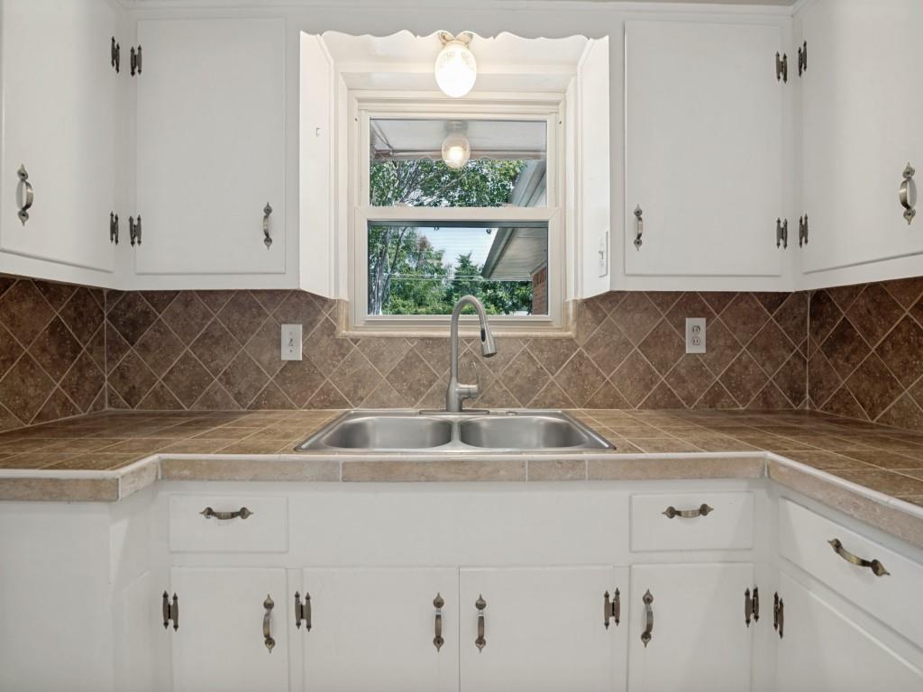 2725 Maverick Avenue, Dallas, TX 75228