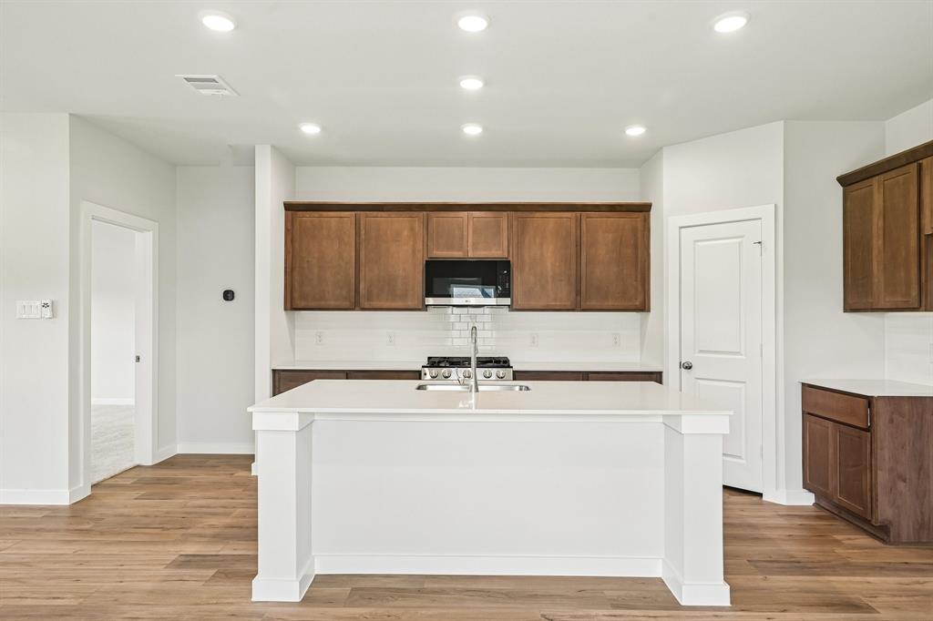 312 Sun Harvest Drive, Royse City, TX 75189
