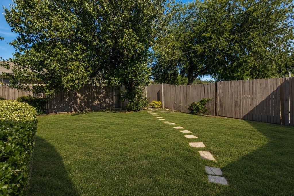 1560 Mapleton Drive, Dallas, TX 75228
