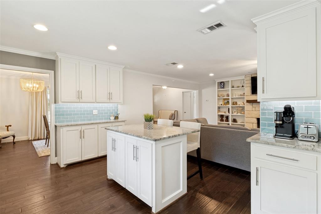 1560 Mapleton Drive, Dallas, TX 75228