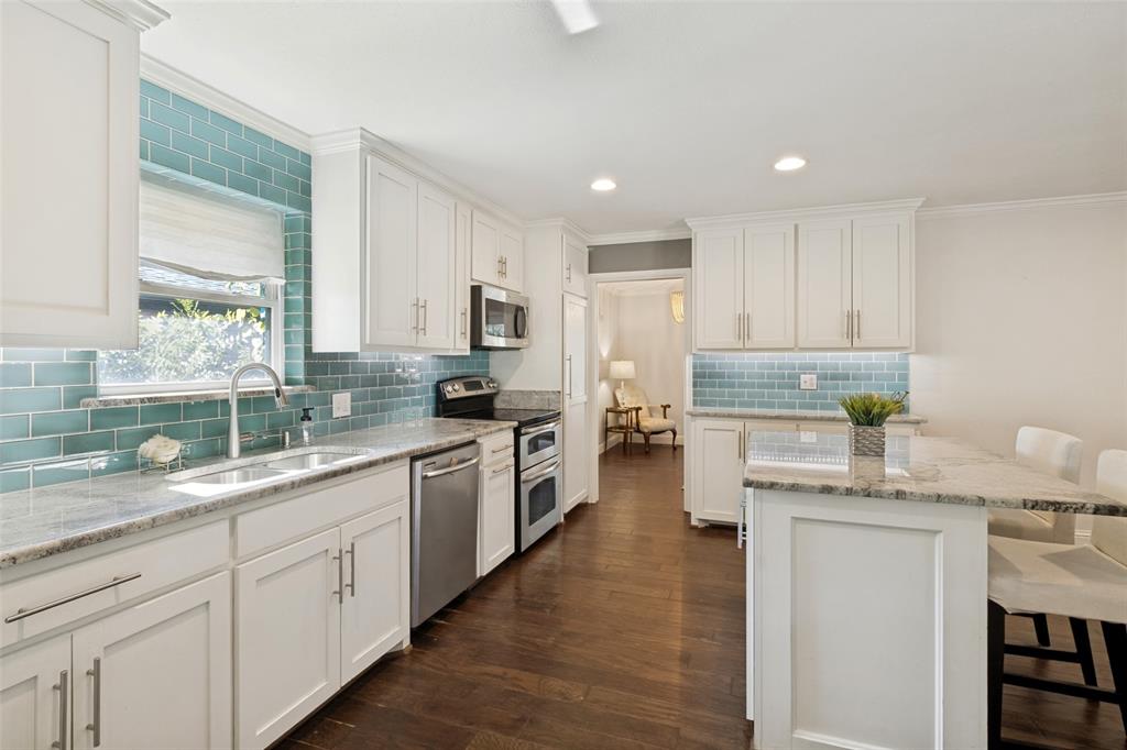 1560 Mapleton Drive, Dallas, TX 75228