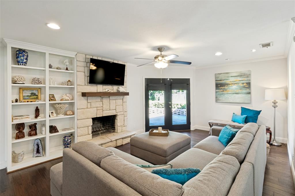 1560 Mapleton Drive, Dallas, TX 75228