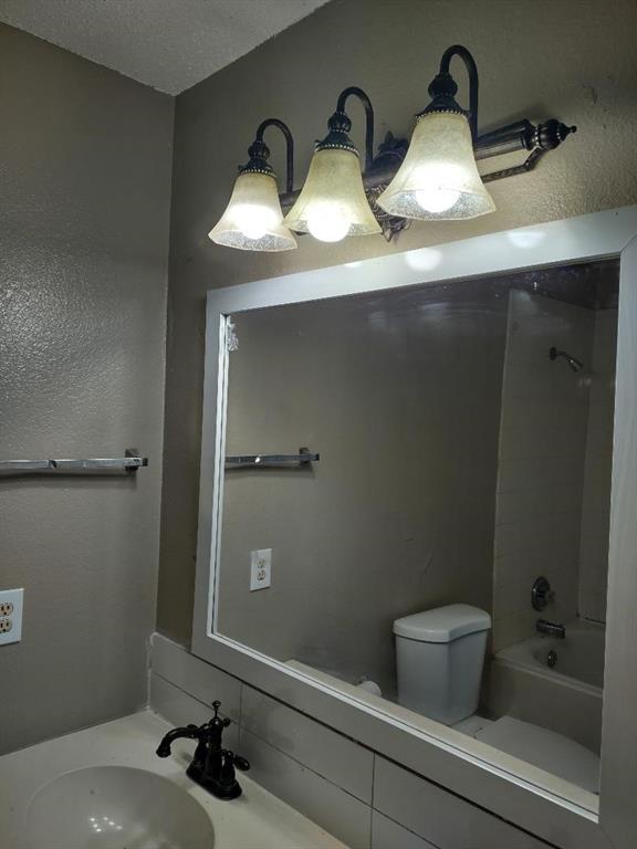 1613 Wavecrest Drive, Glenn Heights, TX 75154