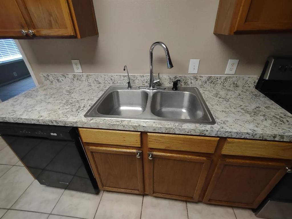 1613 Wavecrest Drive, Glenn Heights, TX 75154 1613 Wavecrest Drive, Glenn Heights, TX 75154