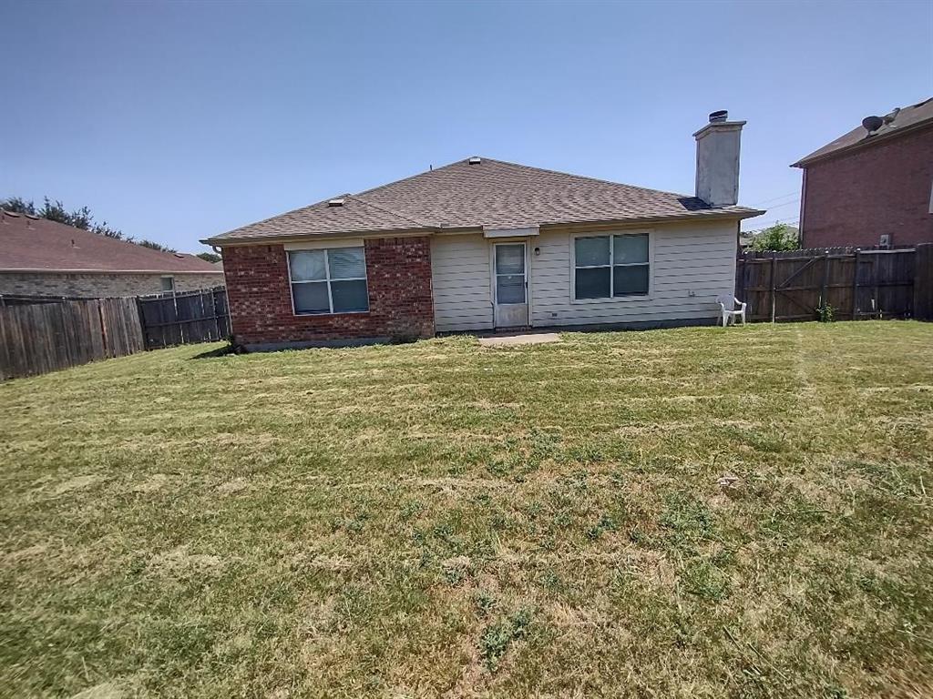 1613 Wavecrest Drive, Glenn Heights, TX 75154