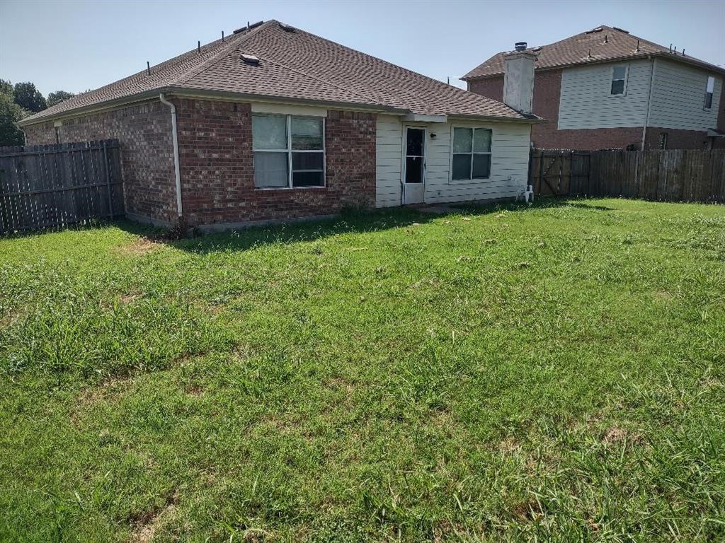 1613 Wavecrest Drive, Glenn Heights, TX 75154