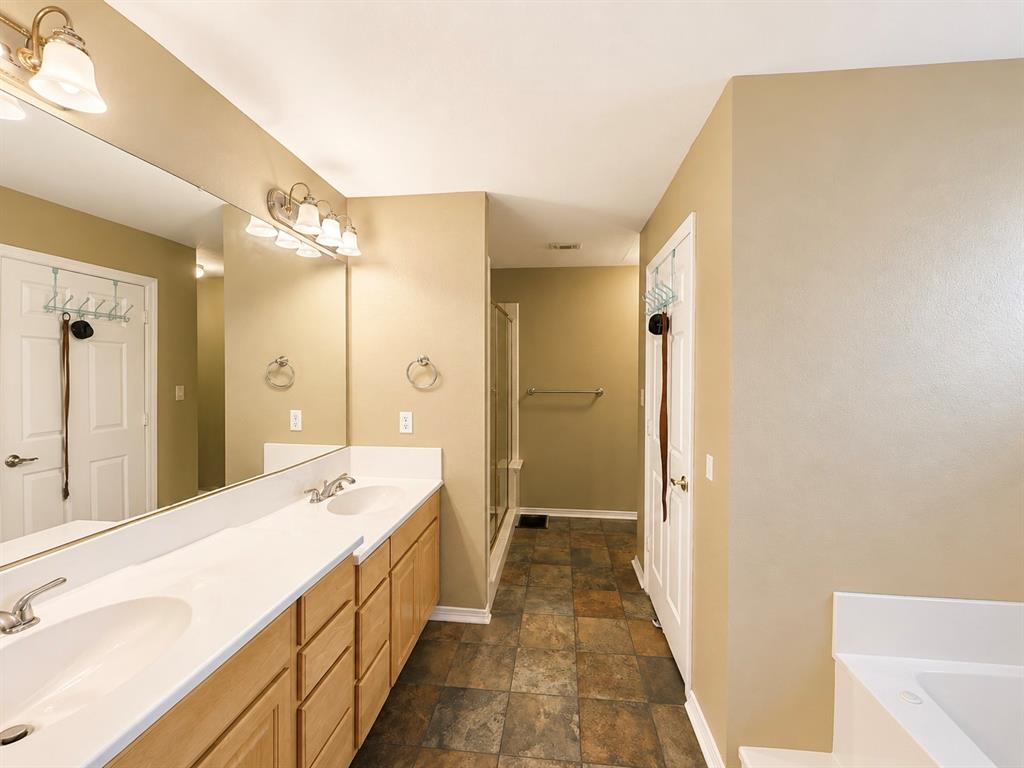 17506 Country Club Drive, Kemp, TX 75143